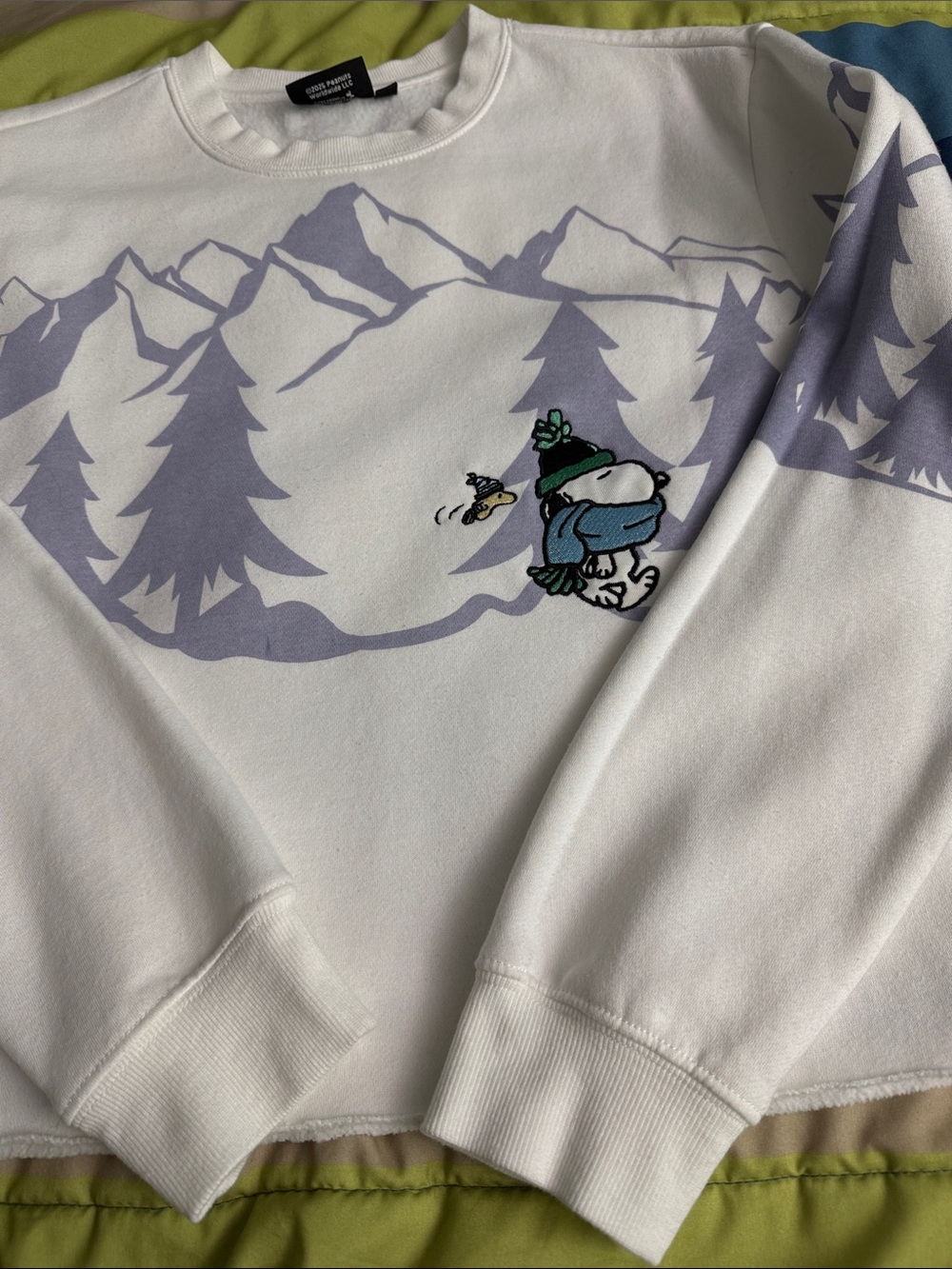 Peanuts x Aeropostale EUC crewneck soft microfleece sweater with raw hem - Picture 9 of 9